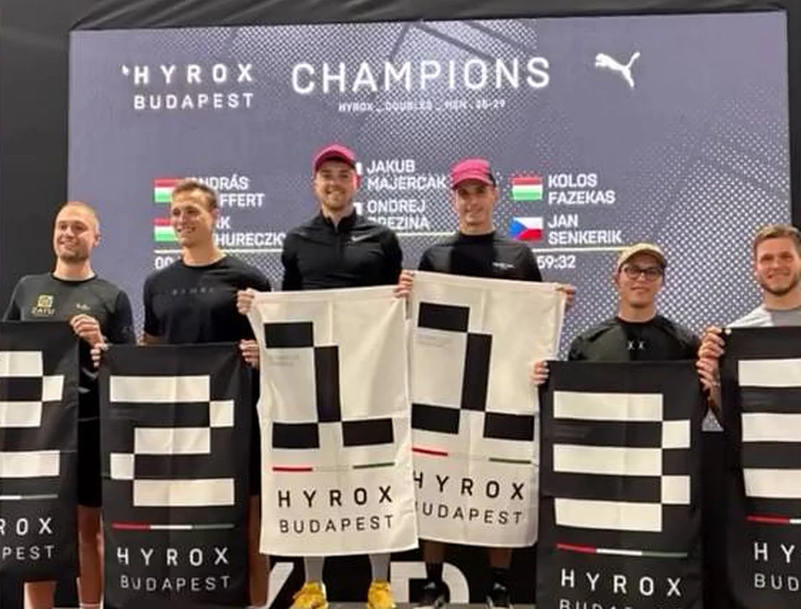 Kuba Majerčák a Ondra Březina na 1. místě HYROX Budapešť 2026, Doubles Men 25–29